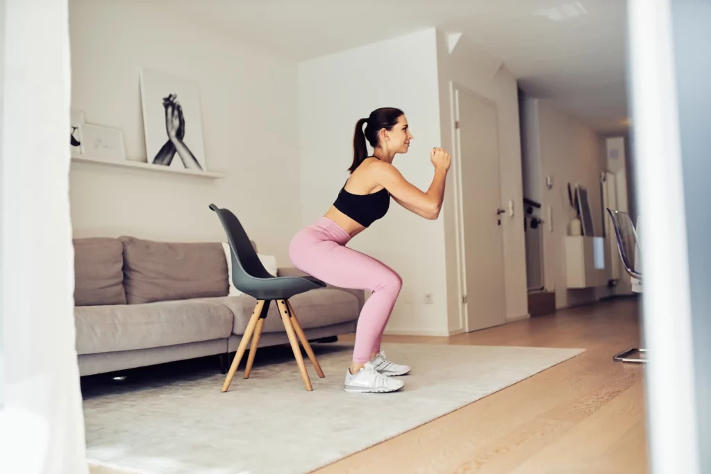 Chair Workout U Warm Up Squat Kopie